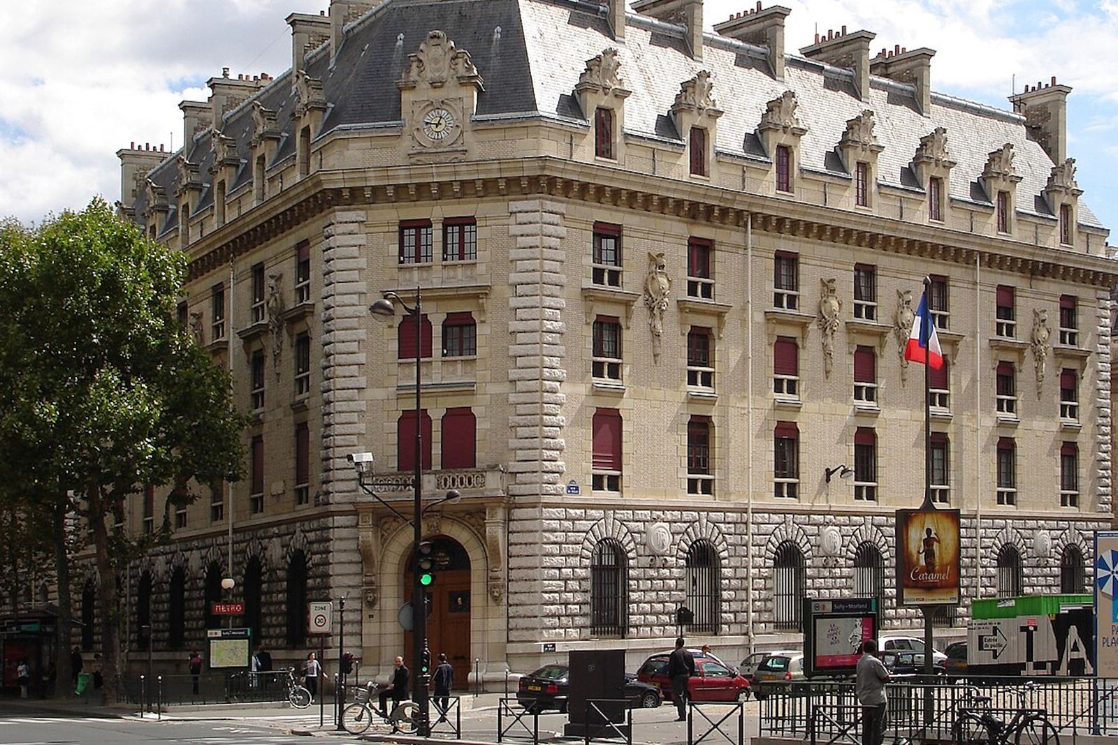 Caserne des Célestins de la Garde républicaine, Paris.