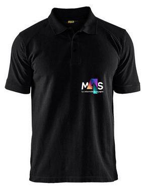 Polo noir manches courtes, logo M4S sur la poitrine, vue de face.
